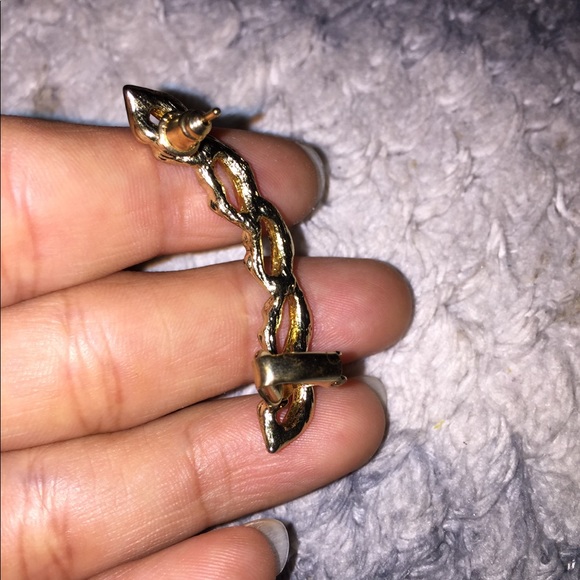 Side earring - Picture 2 of 5